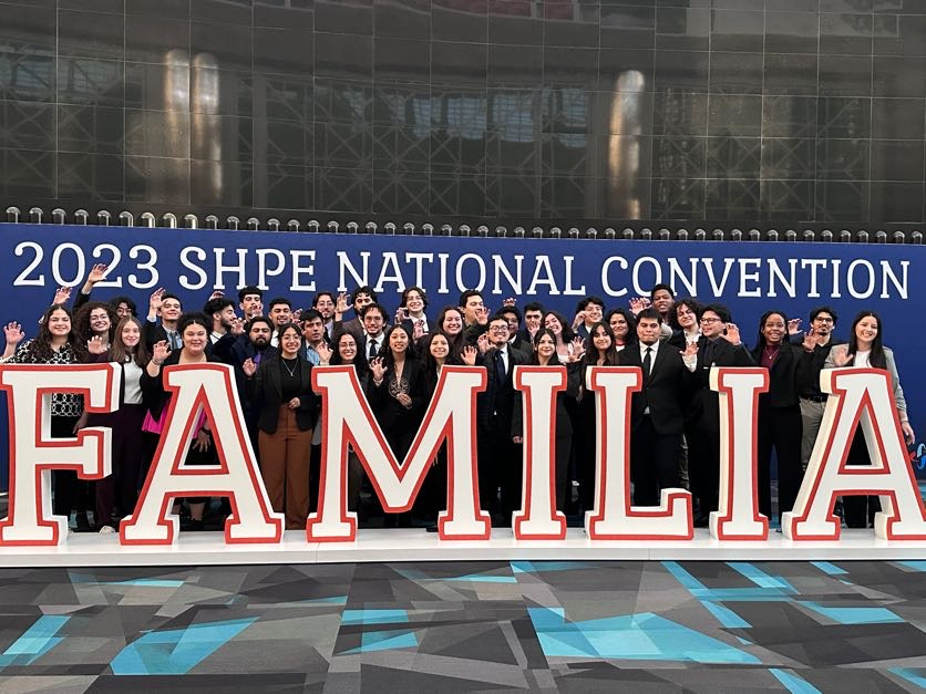 Image of SHPE NU next to FAMILIA at the 2024 SHPE National Convention